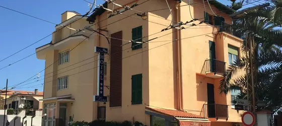 Hotel Lora | Liguria - Imperia (il) - Bordighera