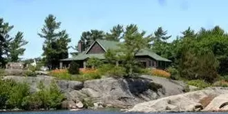 Gwanatchewan Cottage - Private Island