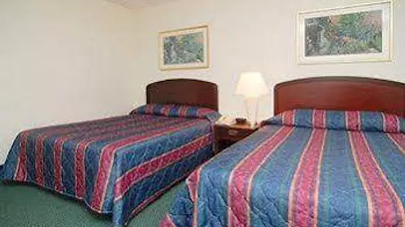 Econo Lodge Inn & Suites Fort Rucker | Alabama - Enterprise (ve civarı) - Daleville