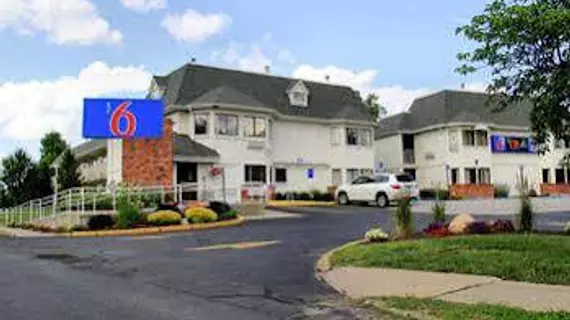 Motel 6 Hartford - Enfield | Massachusetts - Springfield (ve civarı) - Enfield