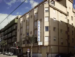 Hotel Avenida | Andalucia - Malaga İli - La Axarquía - Velez-Malaga