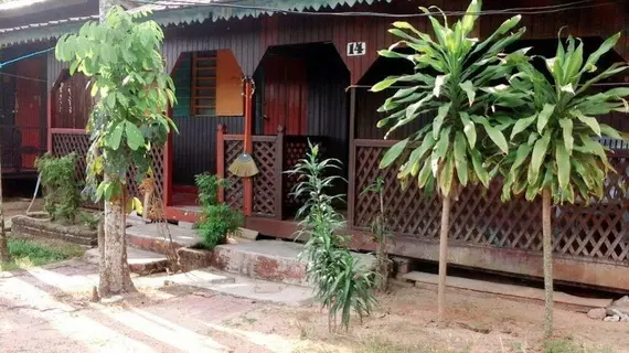 Nazri Nipah Camp | Perak - Pangkor Adası - Teluk Nipah