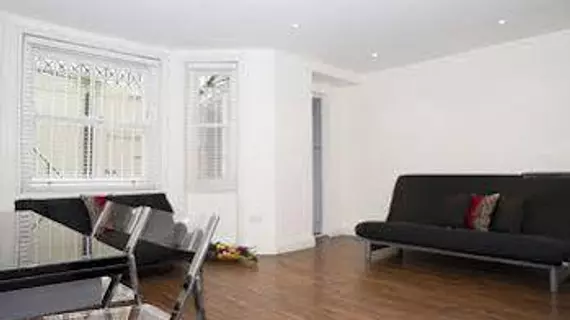 Comeragh Road Apartment | Londra (ve civarı) - Batı Londra