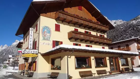 Albergo Ristorante Cacciatori | Veneto - Belluno (vilayet) - Auronzo di Cadore