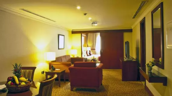 Ramee Royal Hotel | Dubai - Dubai