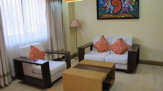 Hollywood Suites | Mactan Island - Lapu-Lapu