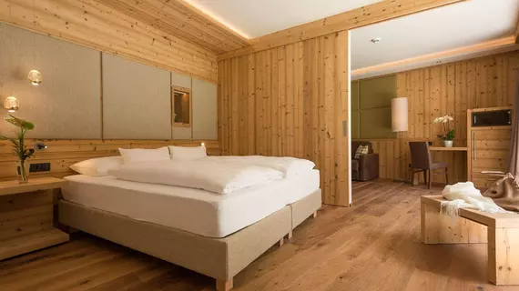 Hotel Weiher | Trentino-Alto Adige - Güney Tirol (il) - Pfalzen