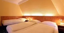 Hotel Astro | Baden-Wuerttemberg - Rems-Murr-Kreis - Stuttgart (ve civarı) - Stuttgart