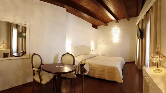 Hotel Rojan | Abruzzo - L'Aquila (il) - Sulmona