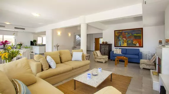 Sunset Beachfront Villa Meneou | Larnaka Bölgesi - Larnaka