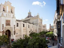 Puerta Catedral Apartments