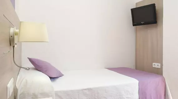 Hostal Adelino | Balearic Adaları - İbiza Adası - Sant Antoni de Portmany