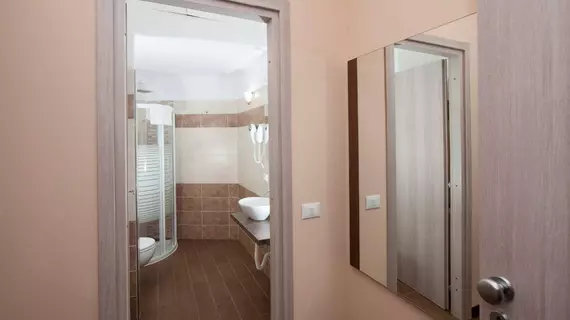 Trinity Luxury Rooms | Lazio - Roma (ve civarı) - Roma Kent Merkezi - Sallustiano