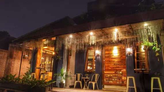 Summerbird Bed and Brasserie | West Java - Bandung (ve civarı) - Bandung