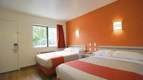 Motel 6 Lantana | Florida - Palm Beach - Batı Palm Beach (ve civarı) - Lantana