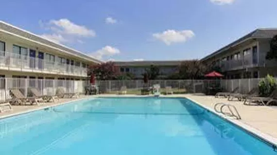 Motel 6 Austin North | Teksas - Austin (ve civarı) - Austin