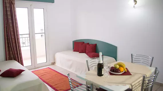 Theoni Apartments | Girit Adası - Kandiye (bölge) - Malia