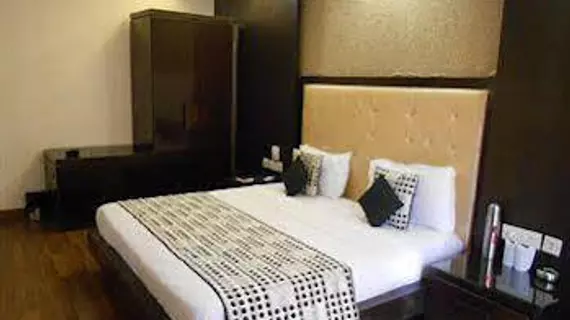 Hotel Delhi Pride | Batı Delhi - Ulusal Eyalet Başkenti Delhi - Delhi (ve civarı) - Yeni Delhi - Karol Bagh