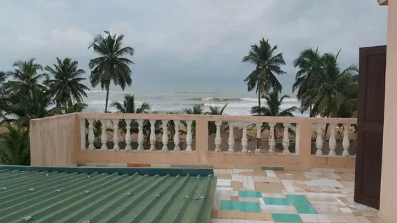 The Beach house | Elmina