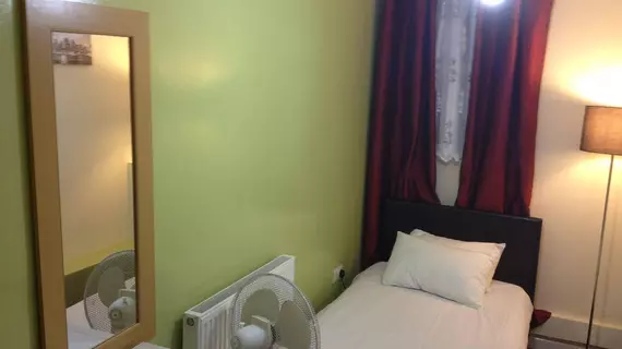 City View Hotel - Roman Road Market | Londra (ve civarı) - Tower Hamlets - Bow