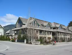 Twin Peaks Resort by Whistler Vacation Club | Britanya Kolombiyası - Whistler - Village North