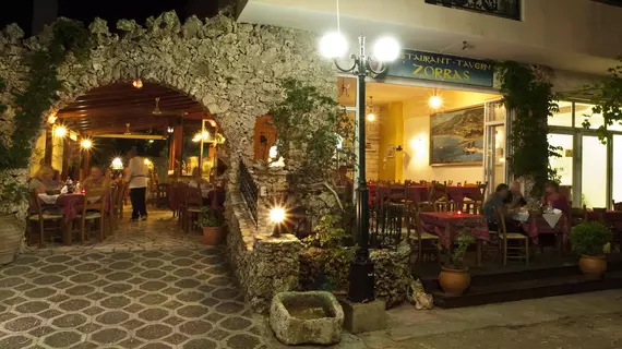 Zorbas Hotel | Girit Adası - Hanya (bölge) - Apokoronas - Georgioupolis