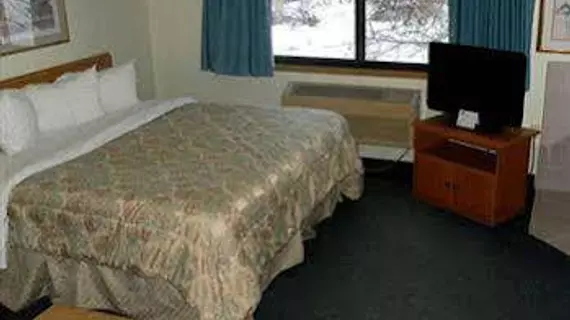 Boarders Inn & Suites Ripon | Wisconsin - Ripon