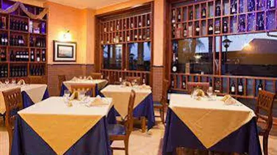 Hotel Centro Congressi San Luca | Campania - Salerno (il) - Salerno (ve civarı) - Battipaglia