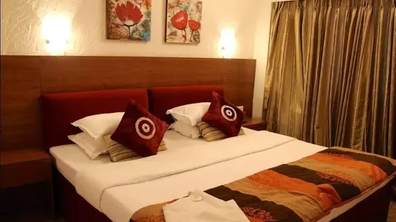 Hotel Samraj | Maharaştra - Raigad - Bombay (ve civarı) - Bombay - Malad - Batı Banliyöleri