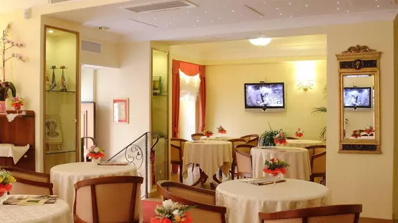 Hotel Castel Gandolfo | Lazio - Roma (ve civarı) - Campagnano di Roma