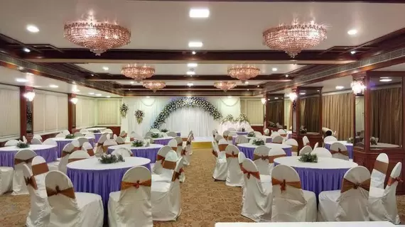 The Rialto Hotel | Karnataka - Bengaluru (ve civarı) - Bengaluru - Bangalor Şehir Merkezi