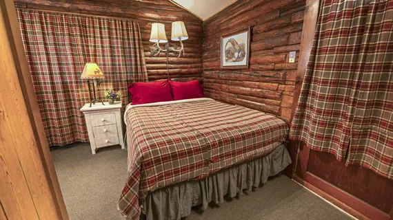 Log Cabin Motel | Wyoming - Pinedale