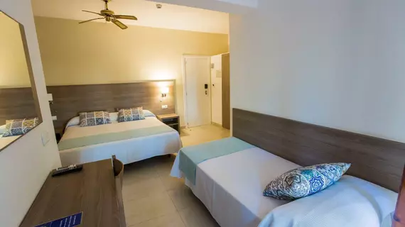 Hotel Tagomago | Balearic Adaları - İbiza Adası - Sant Antoni de Portmany - Cala de Bou