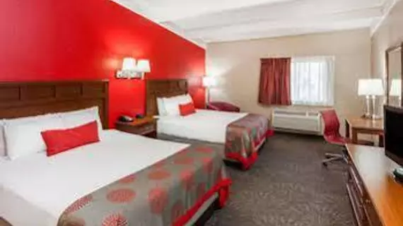 Ramada by Wyndham Hammond Hotel & Conference Center | Indiana - Hammond