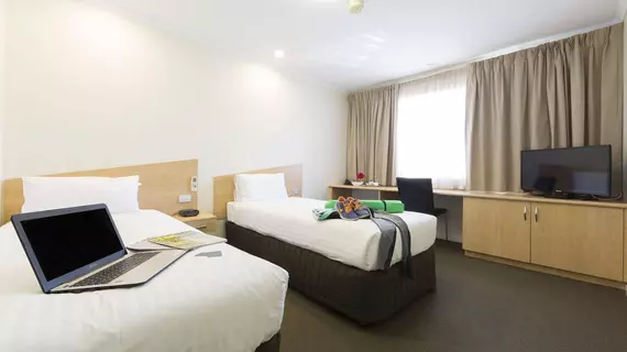 Premier Hotel & Apartments | Avustralya Başkent Bölgesi - Tuggeranong - Kanberra (ve civarı) - Belconnen