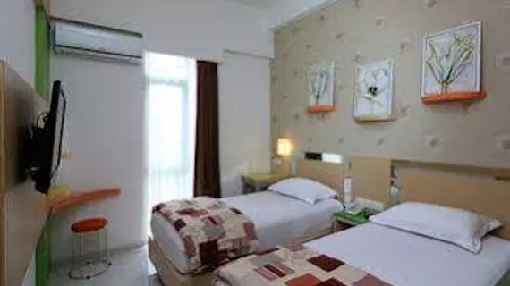 Dewarna Hotel Sutoyo | Doğu Cava - Malang - Singosari