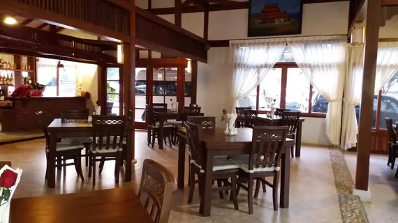 Hotel AKIMOMI | Mandalay Bölgesi - Pyin Oo Lwin