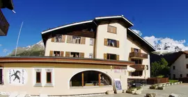 Guesthouse + Aparthotel Chesa Silva | Maloja District - Graubuenden - Silvaplana