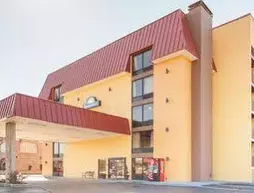 Travelodge Inn & Suites | Tennessee - Gatlinburg - Pigeon Forge (ve civarı) - Pigeon Forge