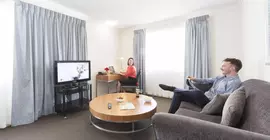 Premier Hotel & Apartments | Avustralya Başkent Bölgesi - Tuggeranong - Kanberra (ve civarı) - Belconnen