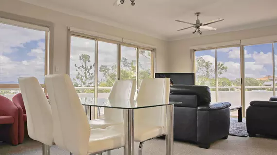 Hampton Court Apartments | Queensland - Brisbane (ve civarı) - Clayfield