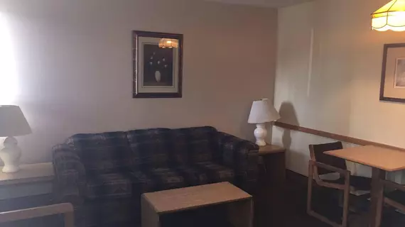 Tyee Village Motel | Britanya Kolombiyası - Nanaimo (ve civarı) - Port Alberni