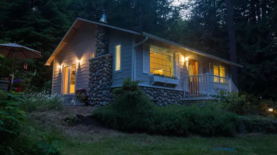 A Hidden Haven and Water Garden Cottages | Washington - Port Angeles