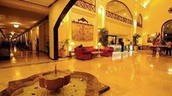 The Golden Palms Hotel & Spa- Bangalore | Karnataka - Bengaluru (ve civarı) - Bengaluru