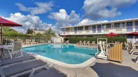 Motel 6 Santa Rosa South California | Kaliforniya - Sonoma İlçesi - Santa Rosa