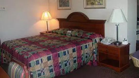 Country Hearth Inn & Suites Lomira | Wisconsin - Lomira