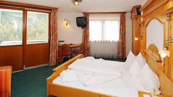 Hotel Alpenjuwel | Trentino-Alto Adige - Güney Tirol (il) - Curon Venosta