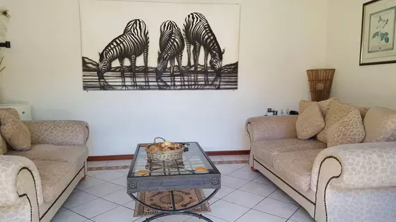 Palm House Luxury Guest House | Western Cape (il) - West Coast DC - Drakenstein - Cape Town (ve civarı) - Cape Town - Kenilworth