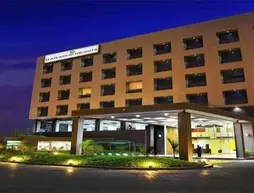 Narayani Heights Hotel & Resort | Gujarat - Ahmedabad Bölgesi - Ahmedabad - Bhat