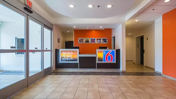 Motel 6 South Bend Mishawaka IN | Indiana - South Bend (ve civarı) - South Bend